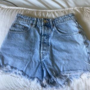 Zara Highwaisted Jena shorts Light wash